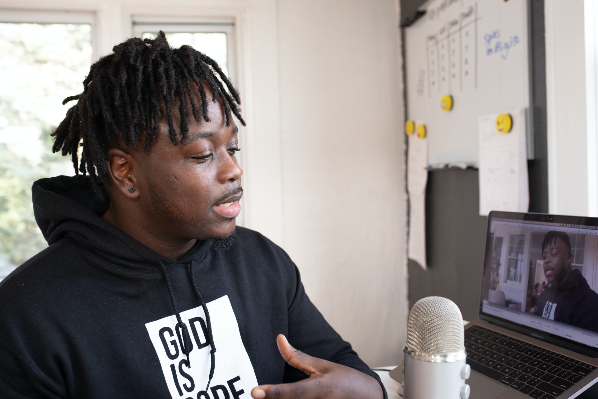 Orasyo recording and production tools for vloggers.